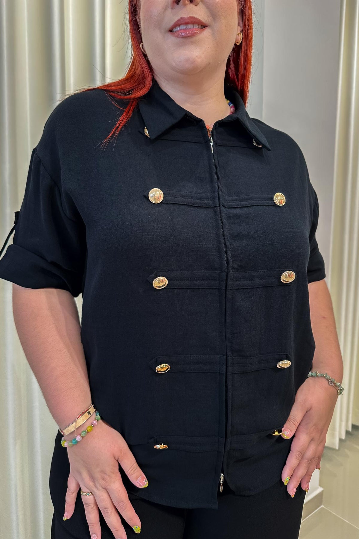 Camisa Curvy Zipper Botones Dorados Negro