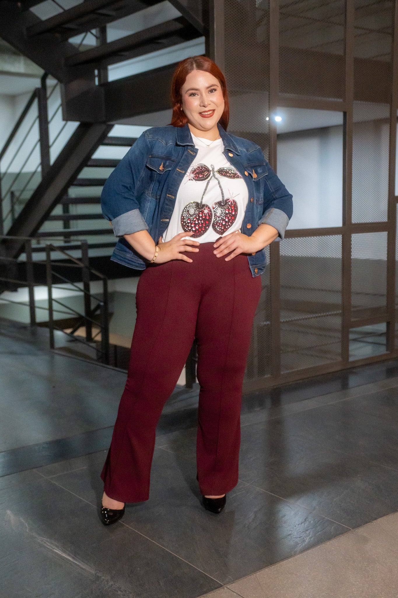 Pantalon de vestir campana tinto