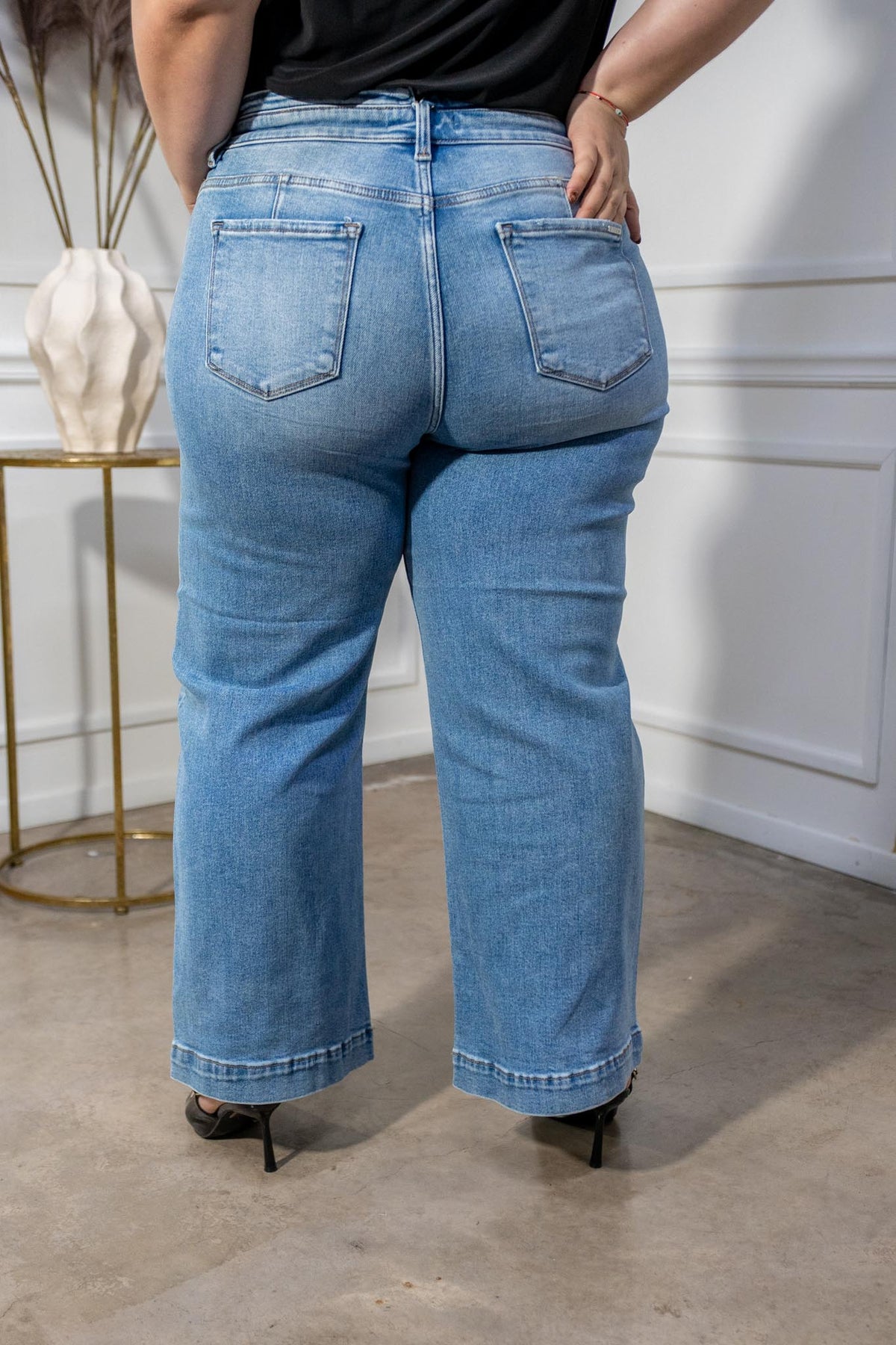 Jeans Curvy Recto Crop Detalle Azul Claro