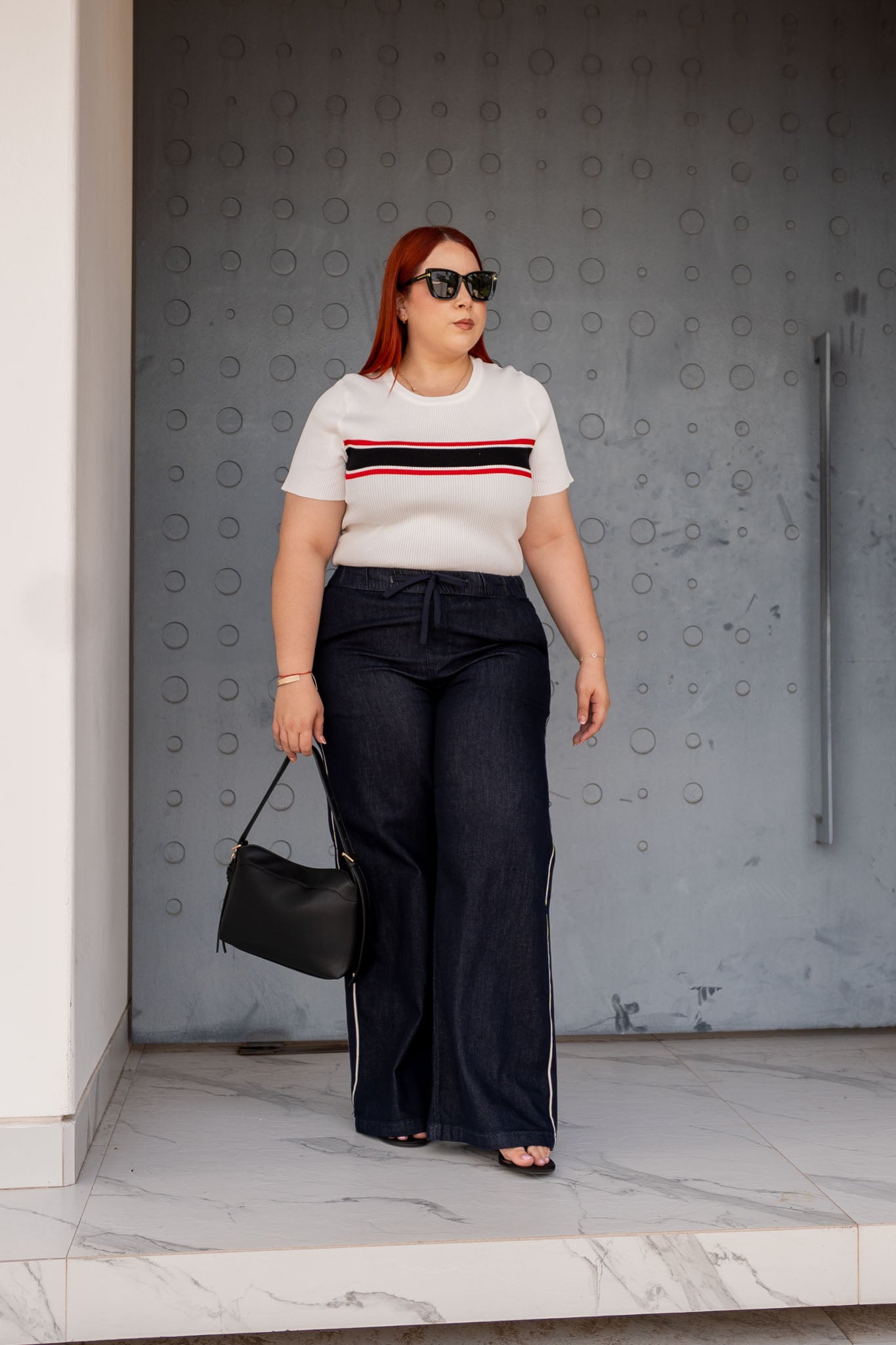 Jeans High Rise con Franja Lateral Curvy Oscuro