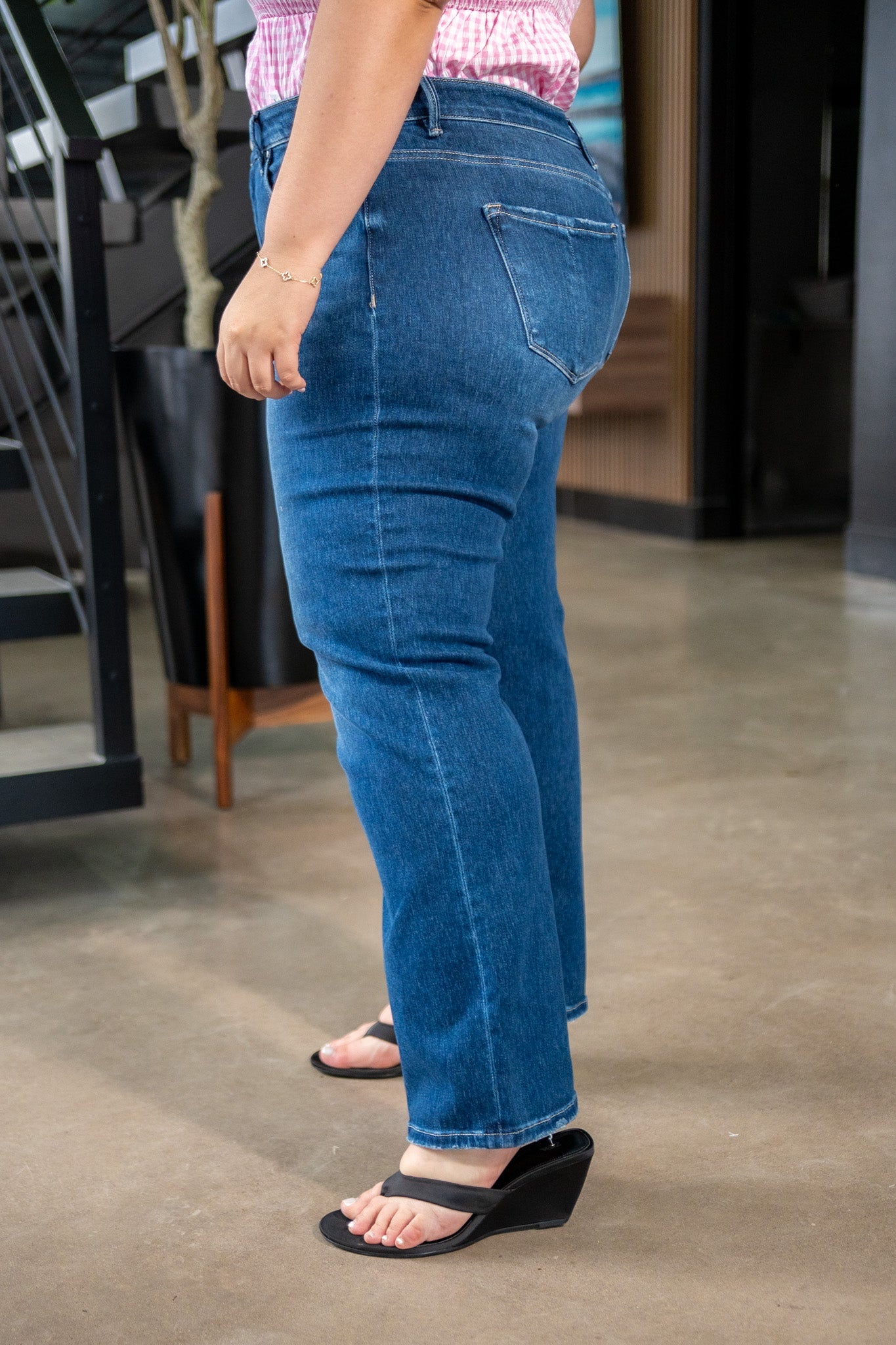 Jeans Curvy High Rise Wide Leg Liso Oscuro