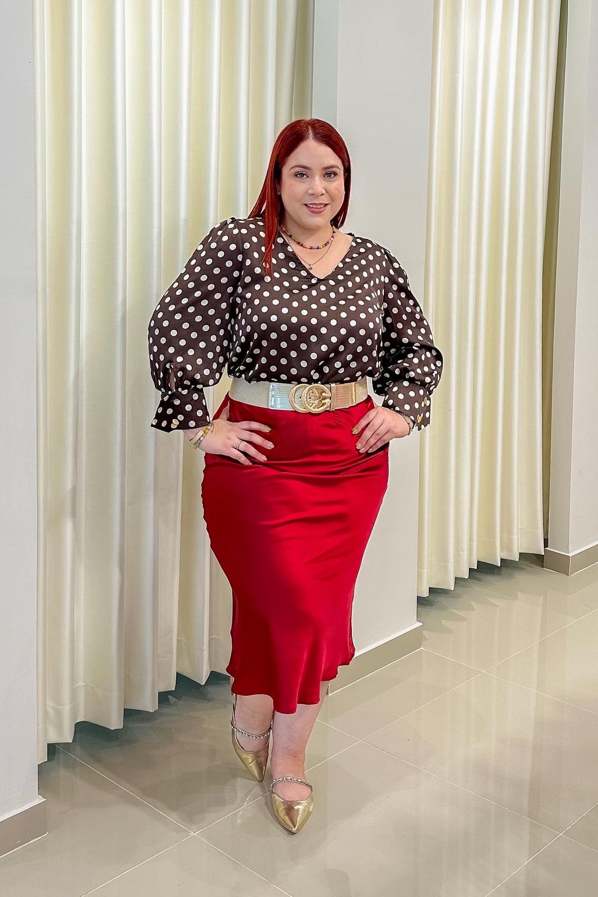 Falda Curvy Midi Satín Lisa Roja