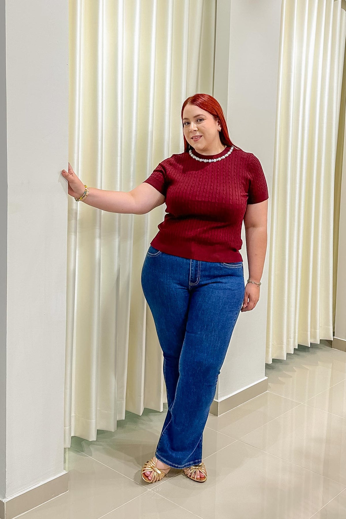 Blusa Curvy Tejido Canalado Manga Corta Tinto