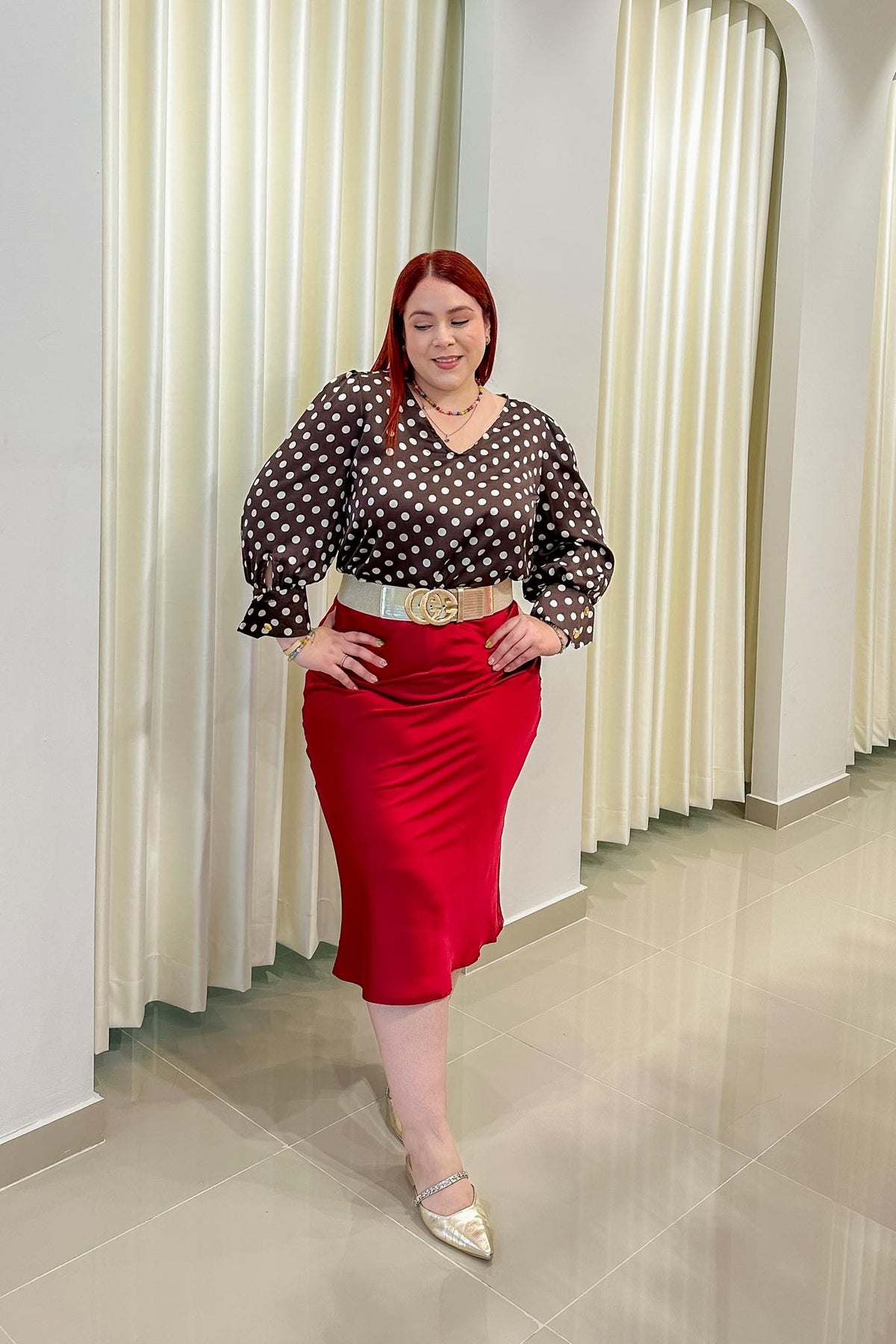 Blusa Curvy Satín Polka Manga Globo Moka