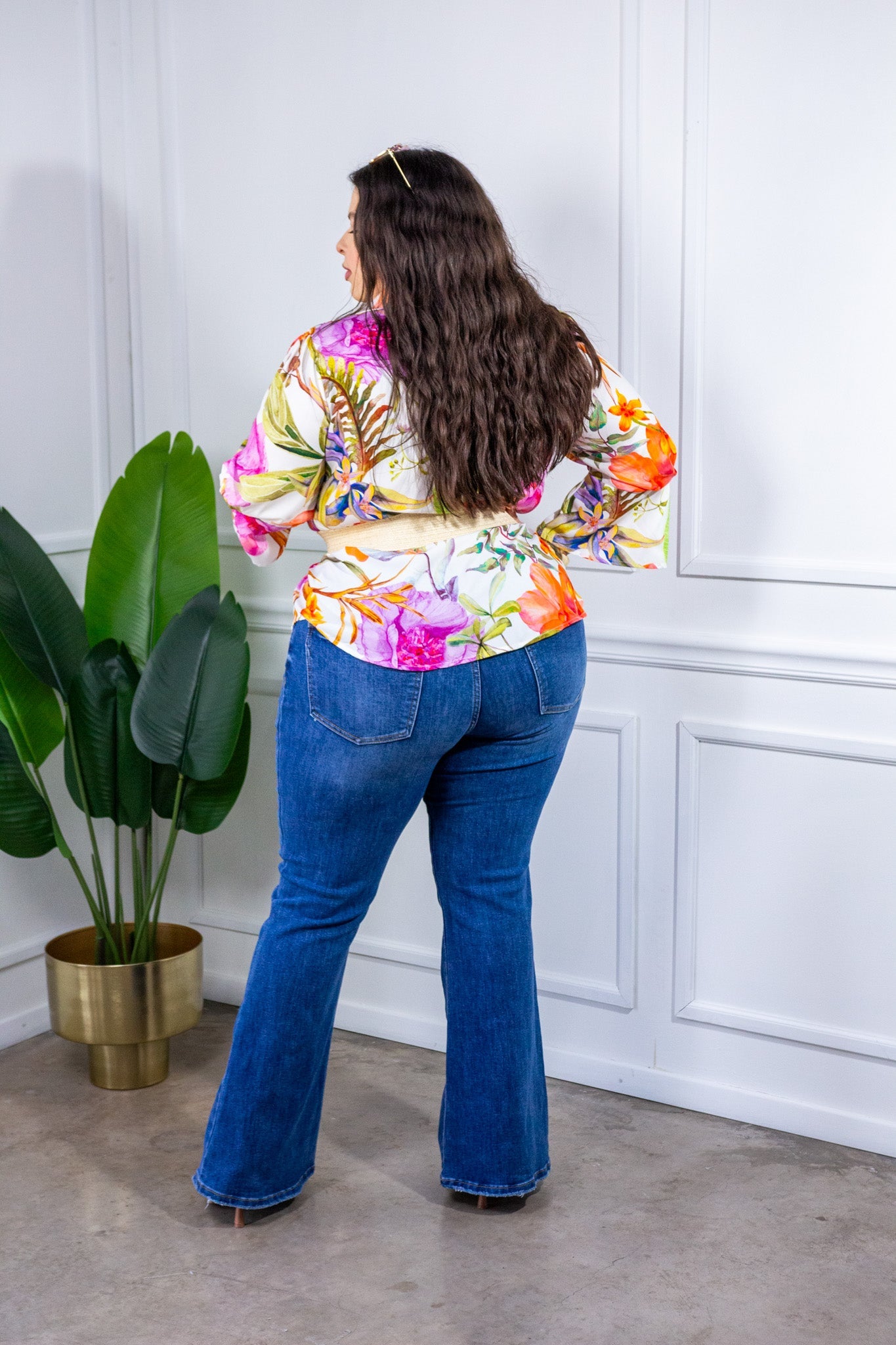 Blusa Curvy Satinada Estampado Floral Tropical Manga 3/4 Blanco