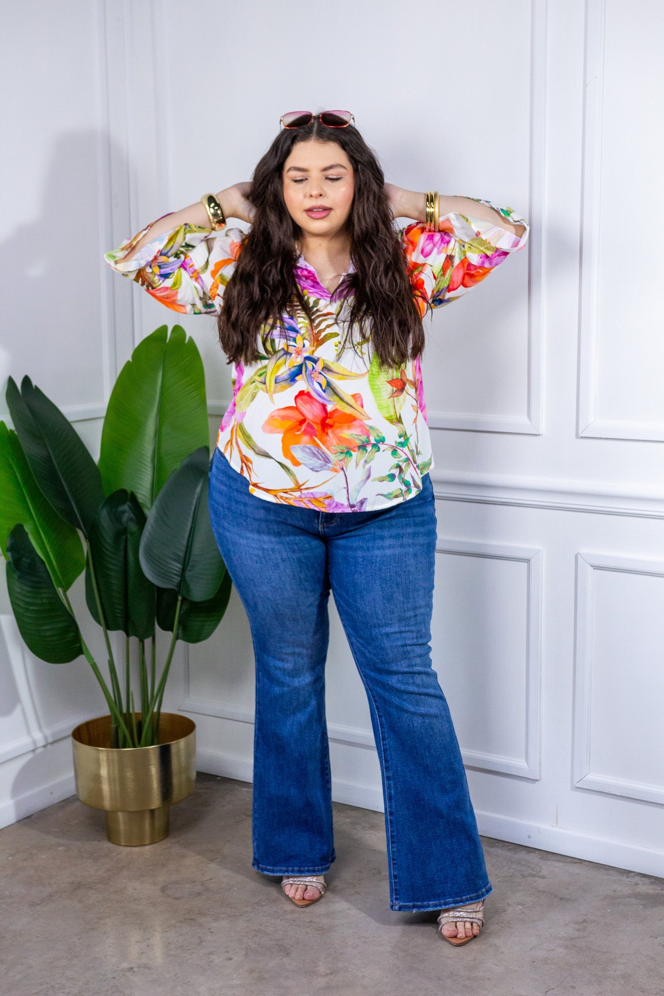 Blusa Curvy Satinada Estampado Floral Tropical Manga 3/4 Blanco