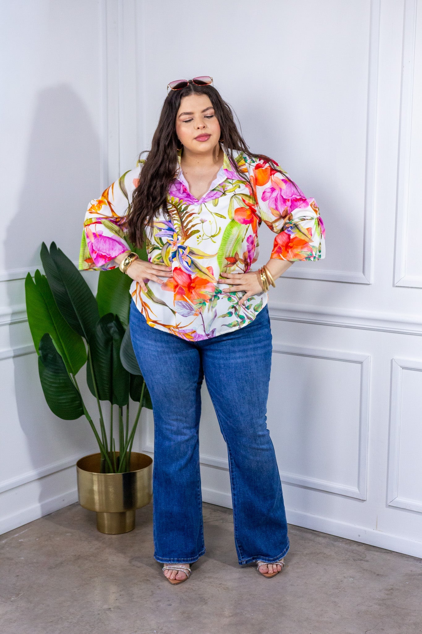 Blusa Curvy Satinada Estampado Floral Tropical Manga 3/4 Blanco