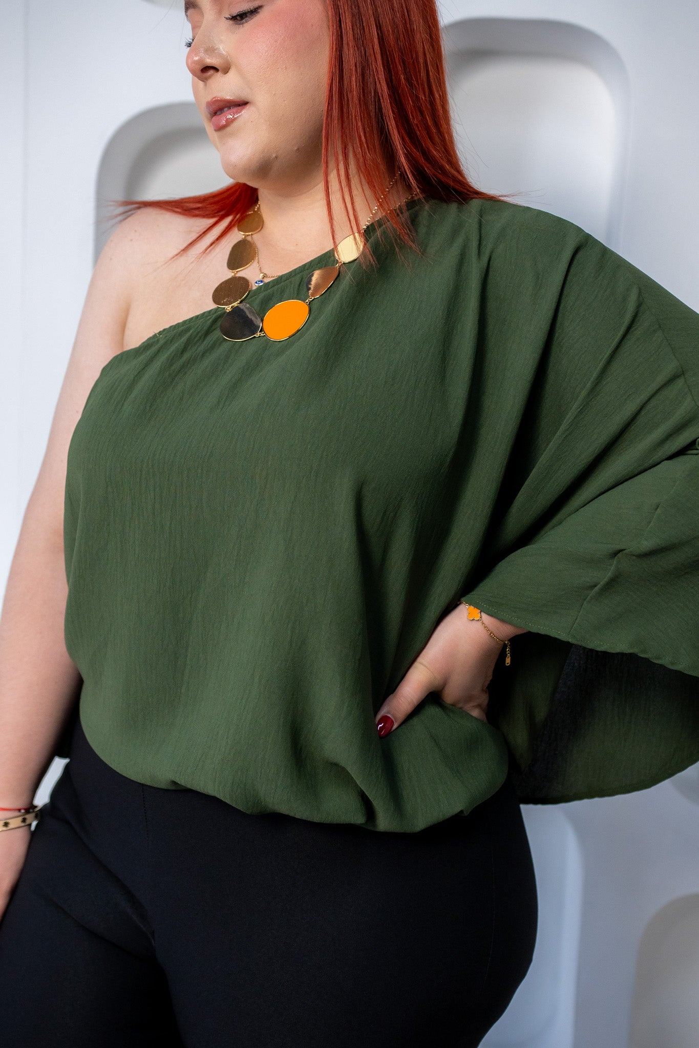 Blusa Curvy One Shoulder Holgada Olivo