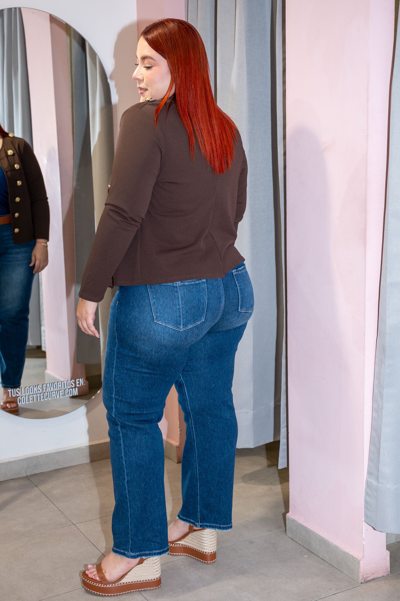 Modelo curvy VER0931CAF foto principal