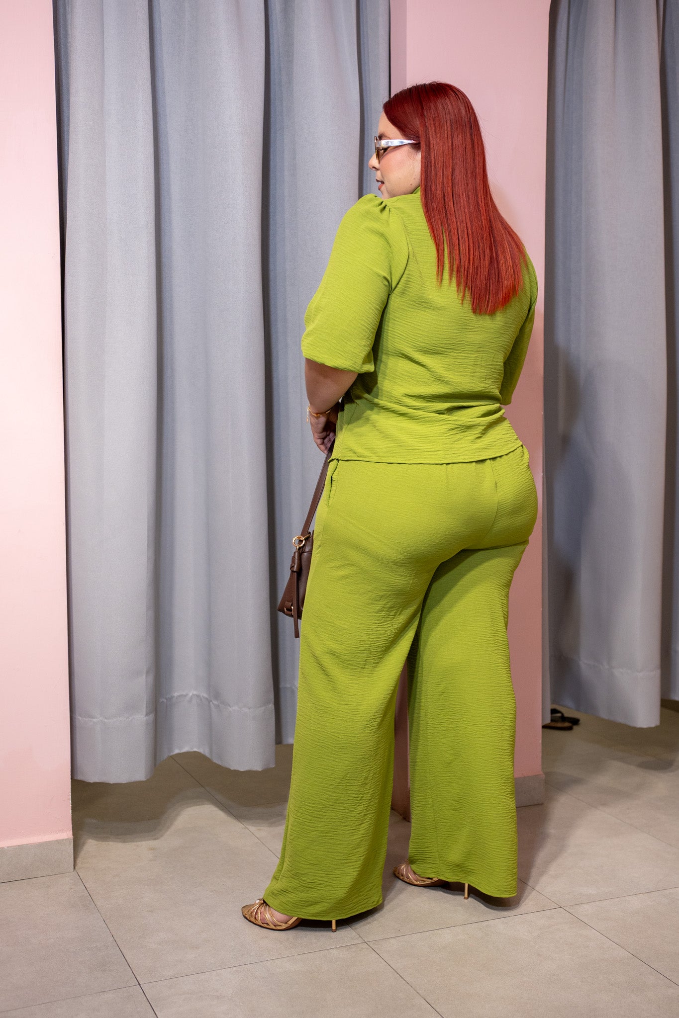 Set Blusa y Pantalon Wide Leg Curvy Manga Corta con Lazo Verde