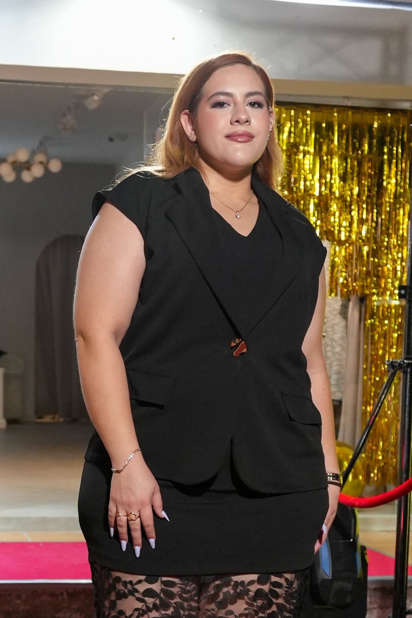 Vestido con encaje y chaleco