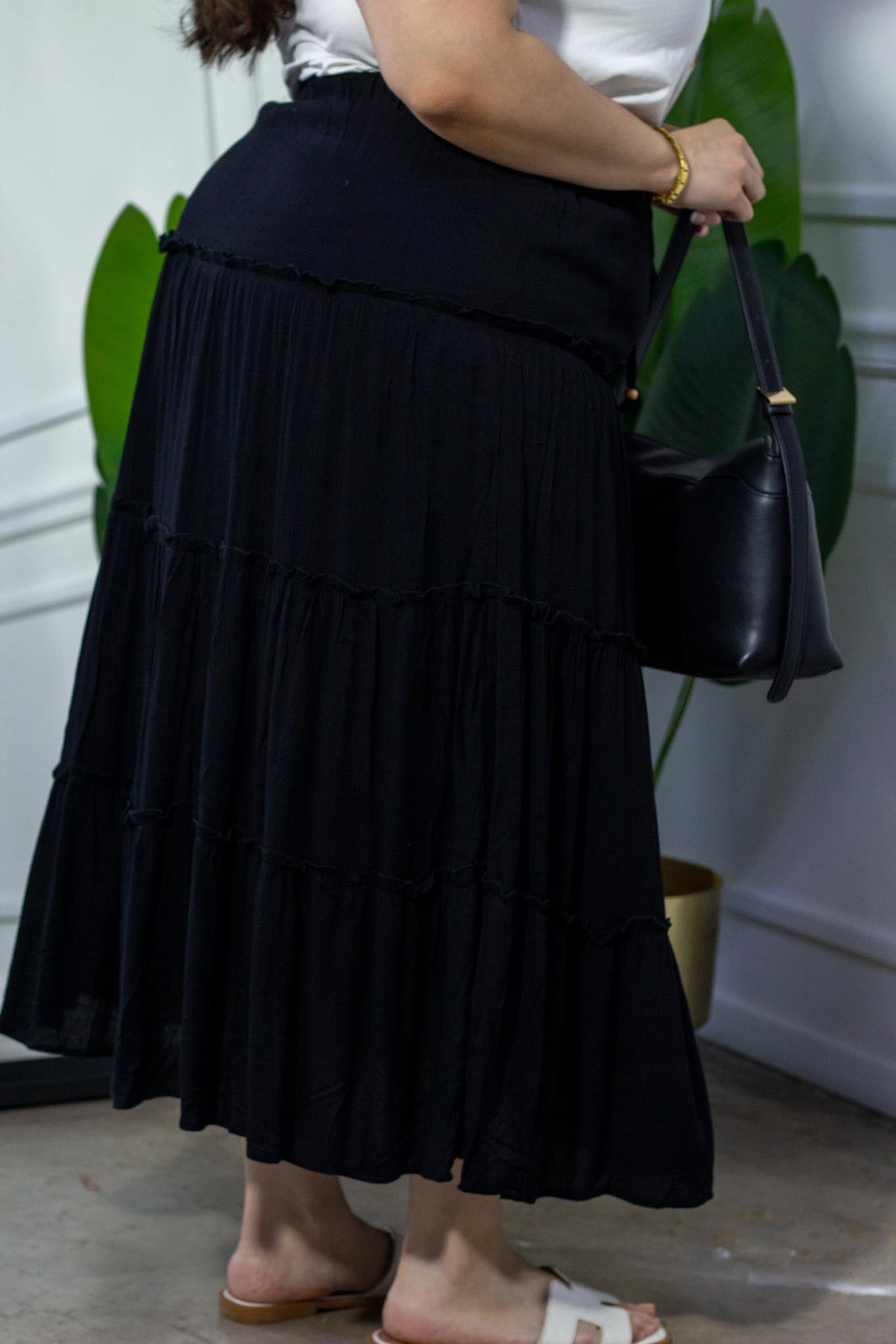 Maxi Falda Curvy Lisa Escalonada negra