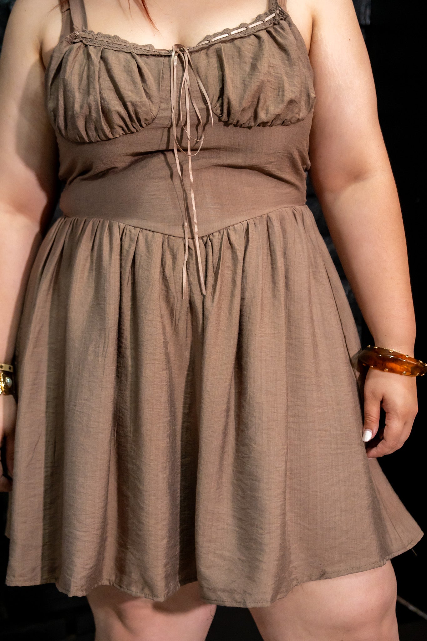 Vestido Corto Tirante Curvy Cafe