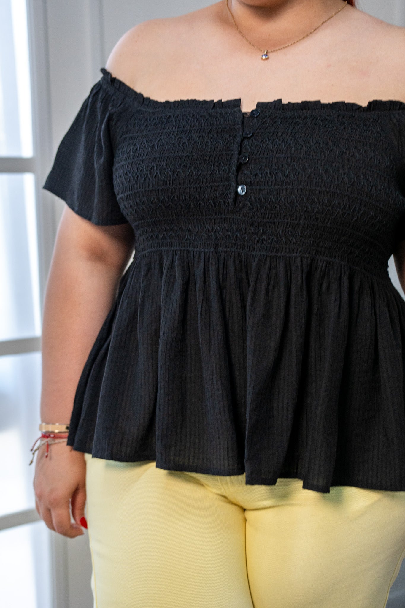 Blusa Curvy Off Shoulder Resorte Peplum Negra