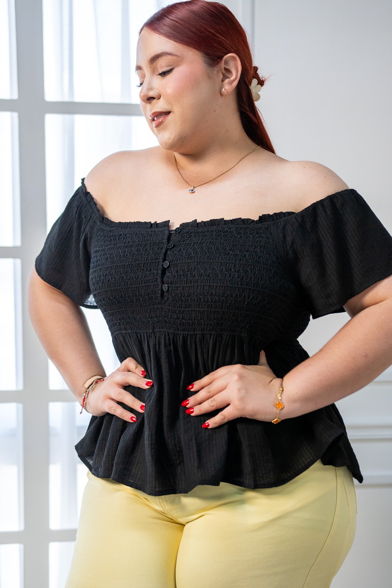Blusa Curvy Off Shoulder Resorte Peplum Negra
