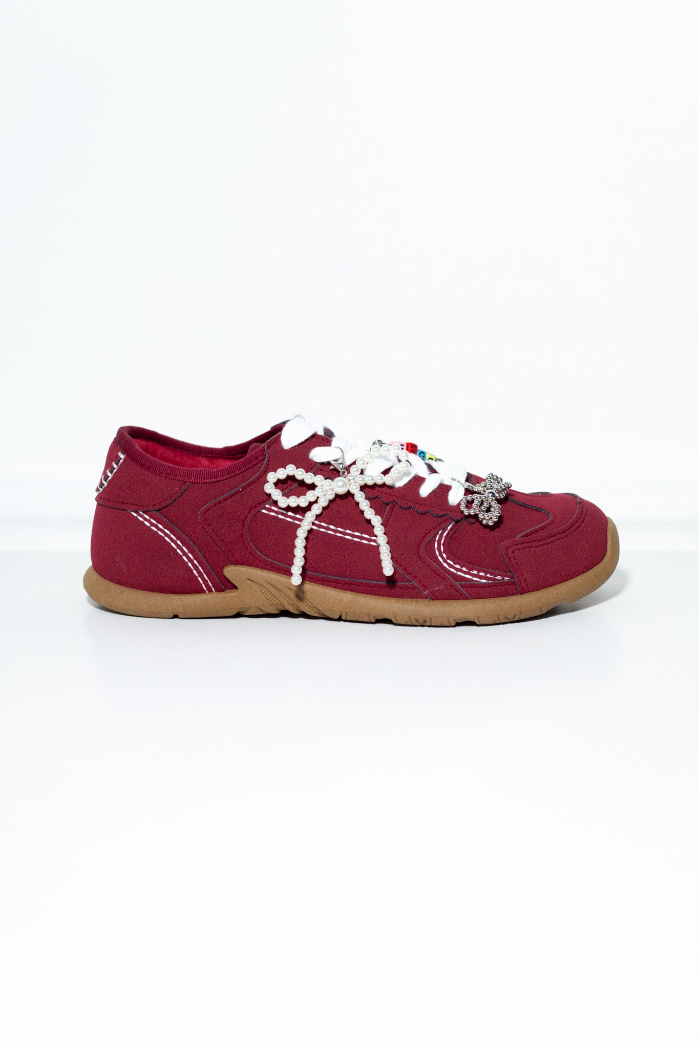 Tenis miu miu tintos