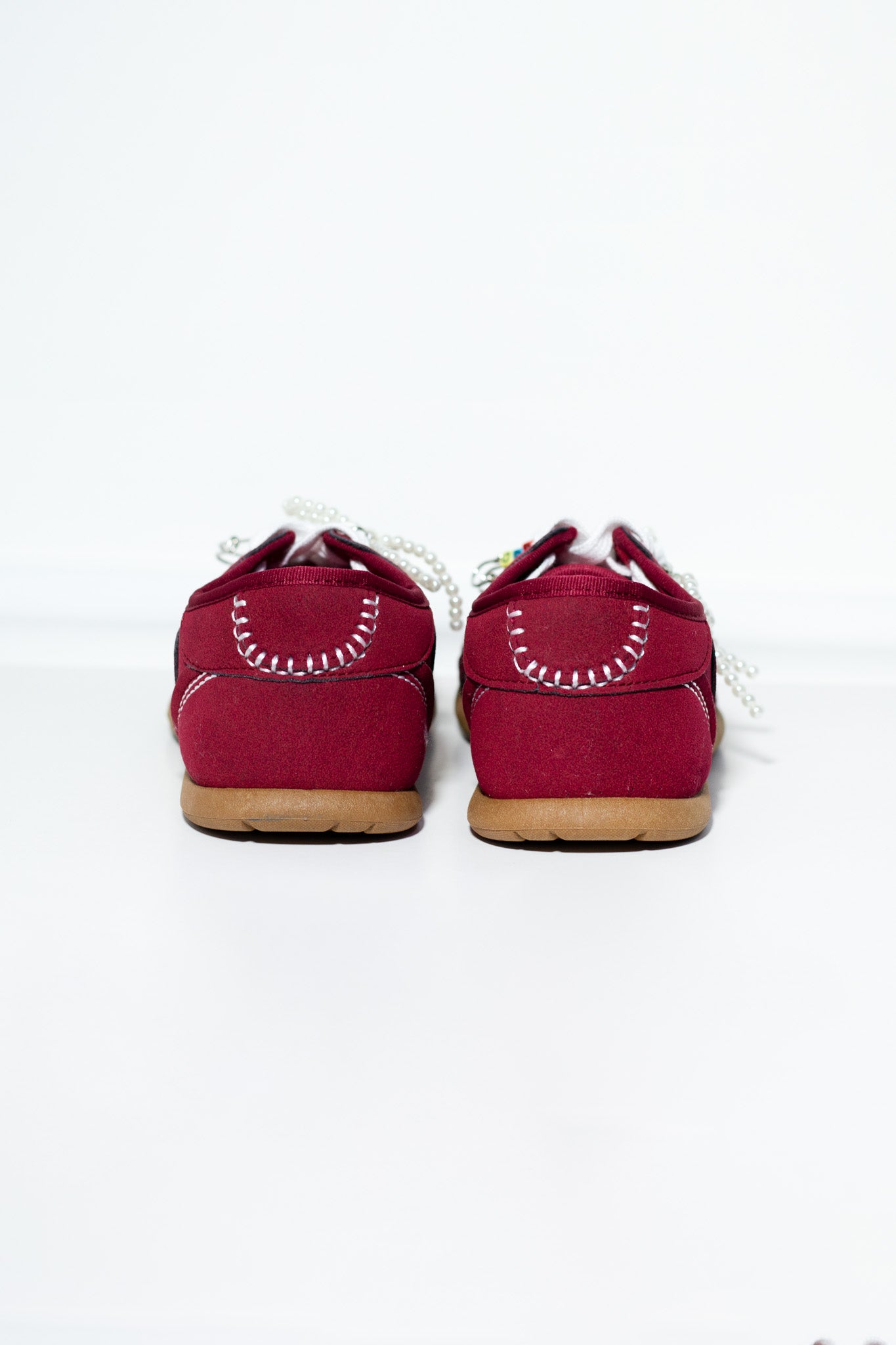Tenis miu miu tintos