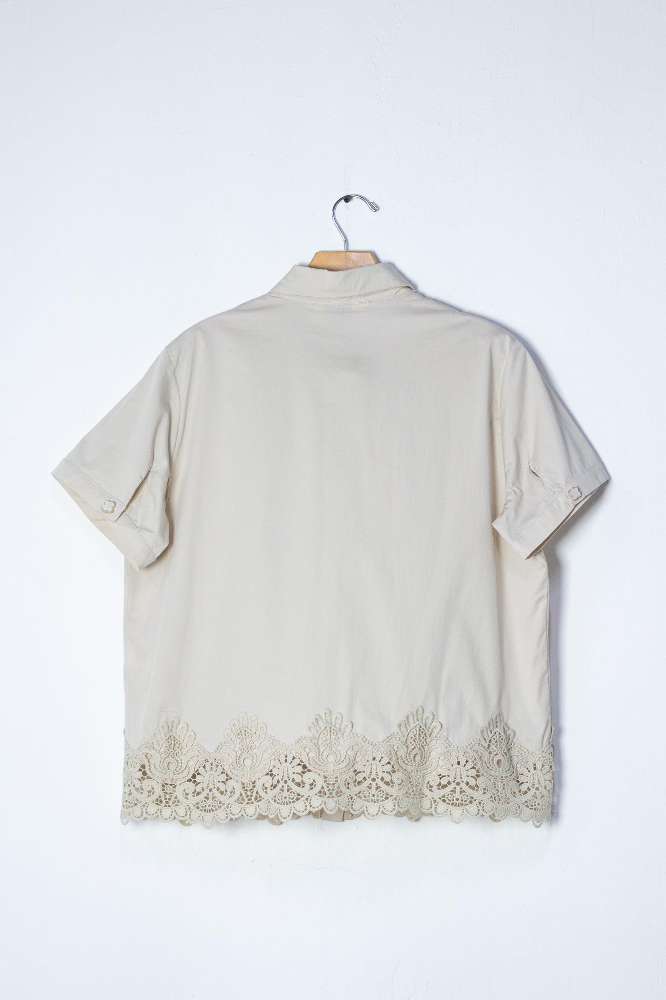 Camisa con bordado cafe y beige