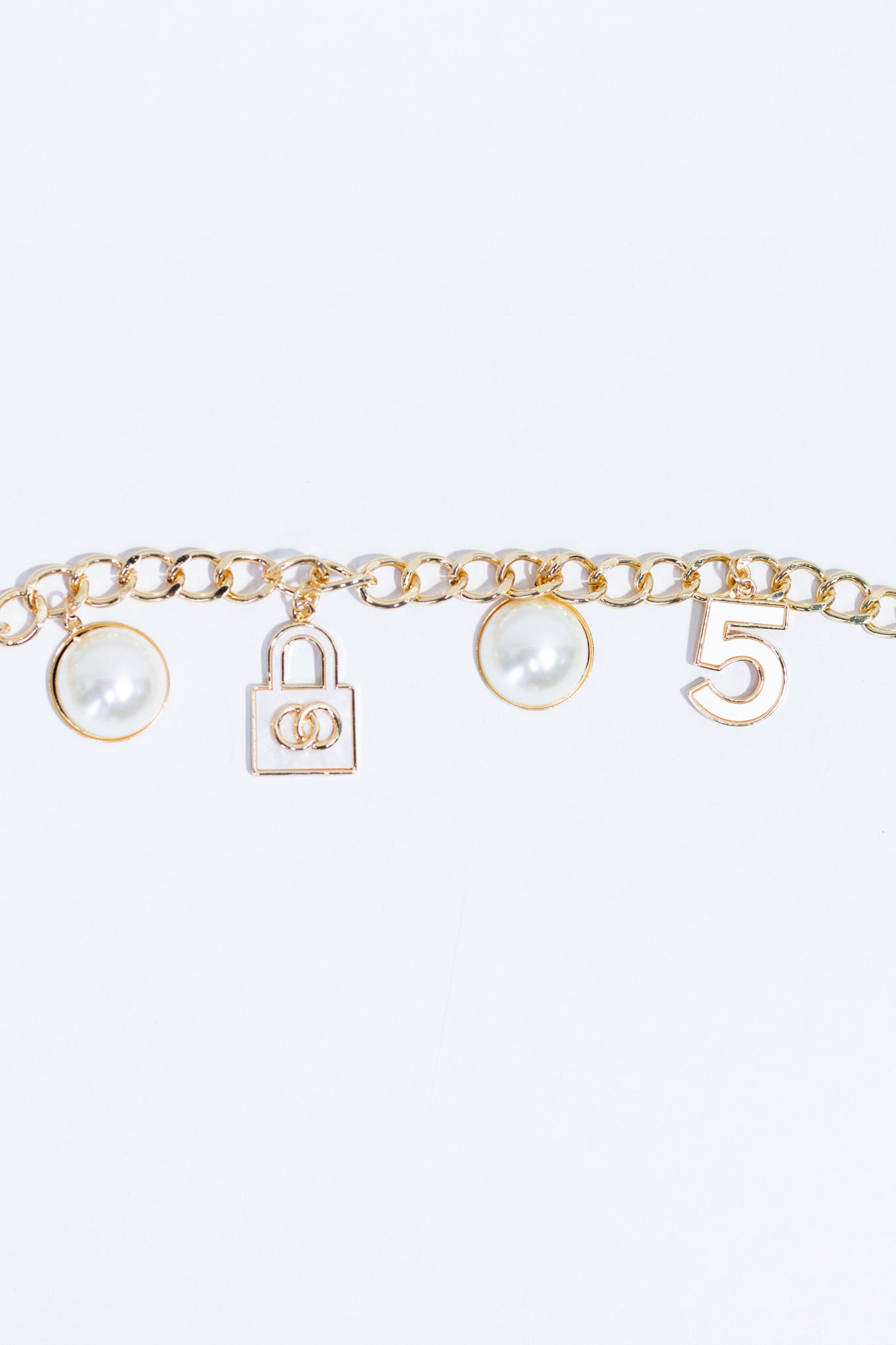 Cinto  cadena perla chanel dorado