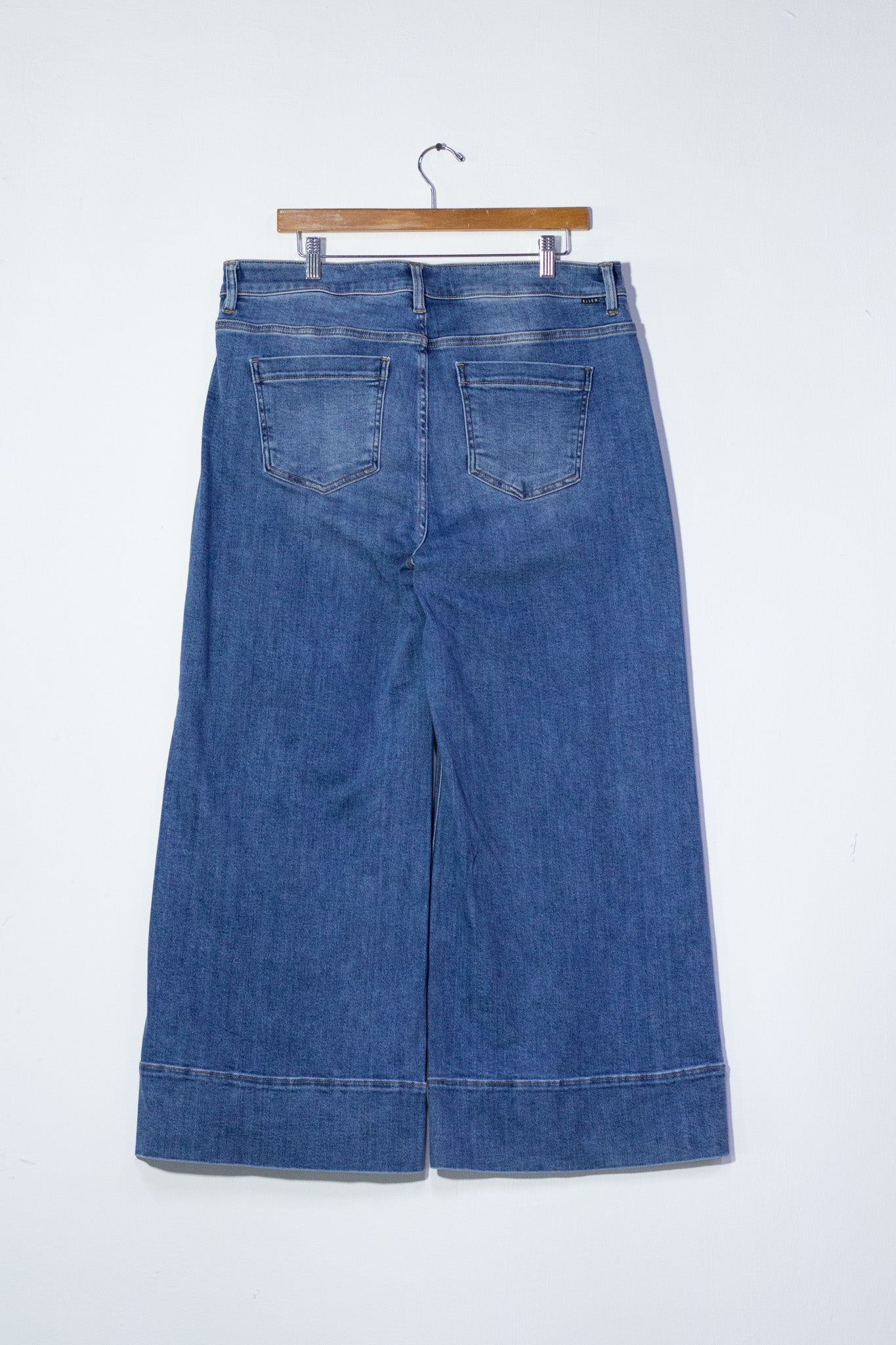 Jeans crop recto lineas osc