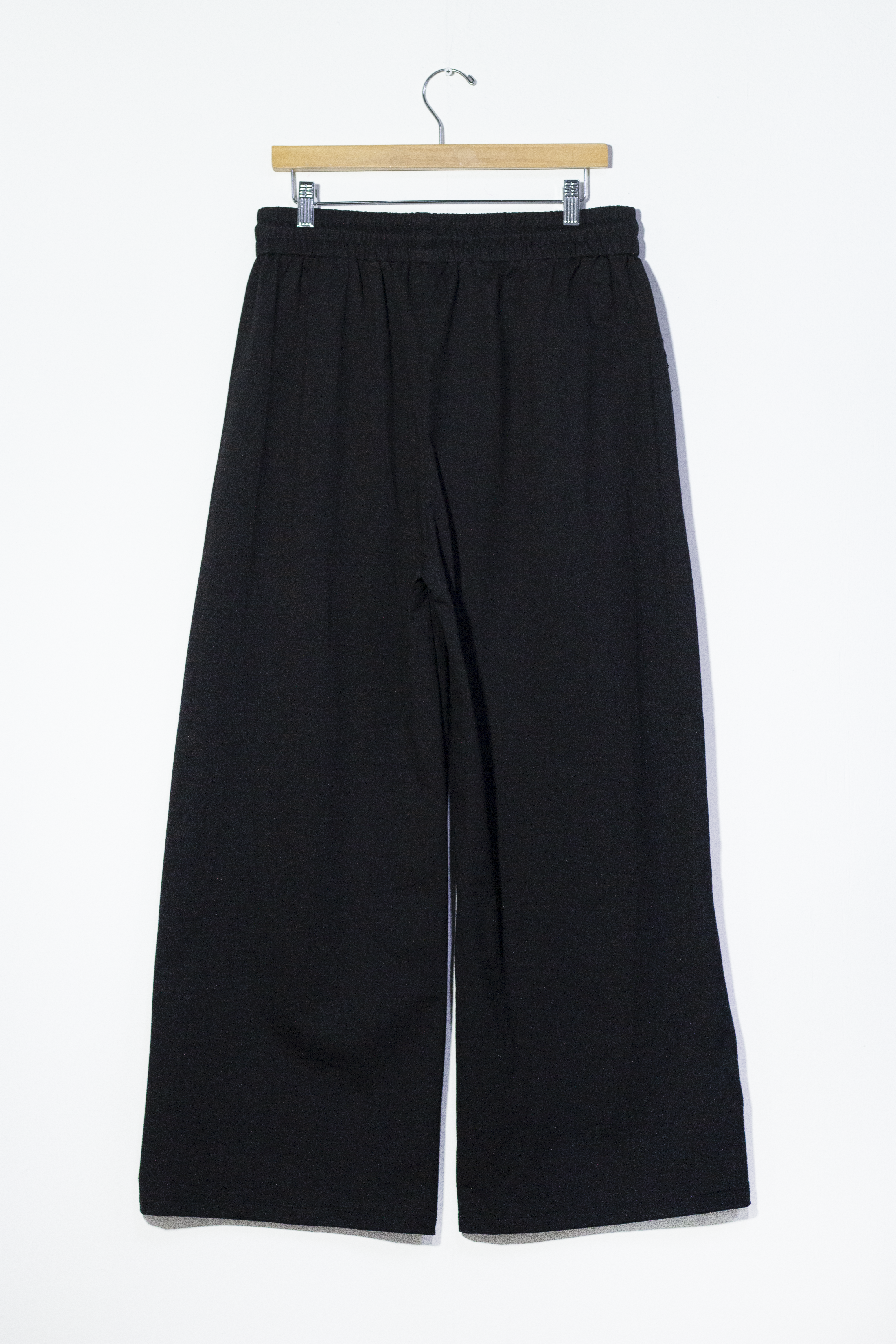 Pants detalles piedras neg