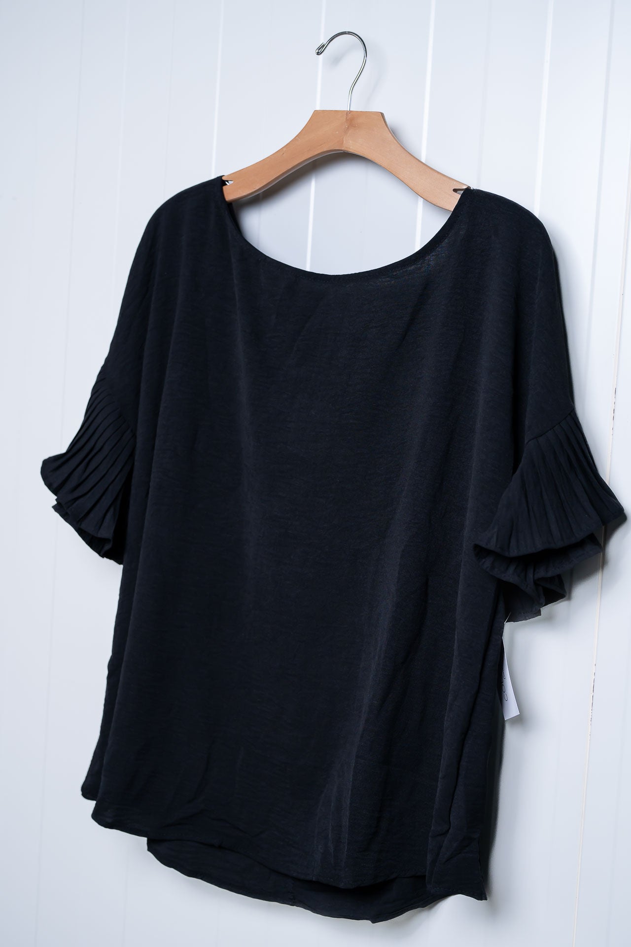 PLEATED SLEEVE BLOUSE