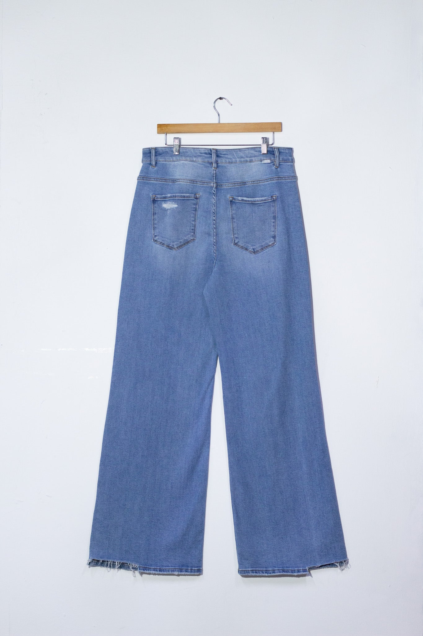 Jeans wide leg rasgado claro