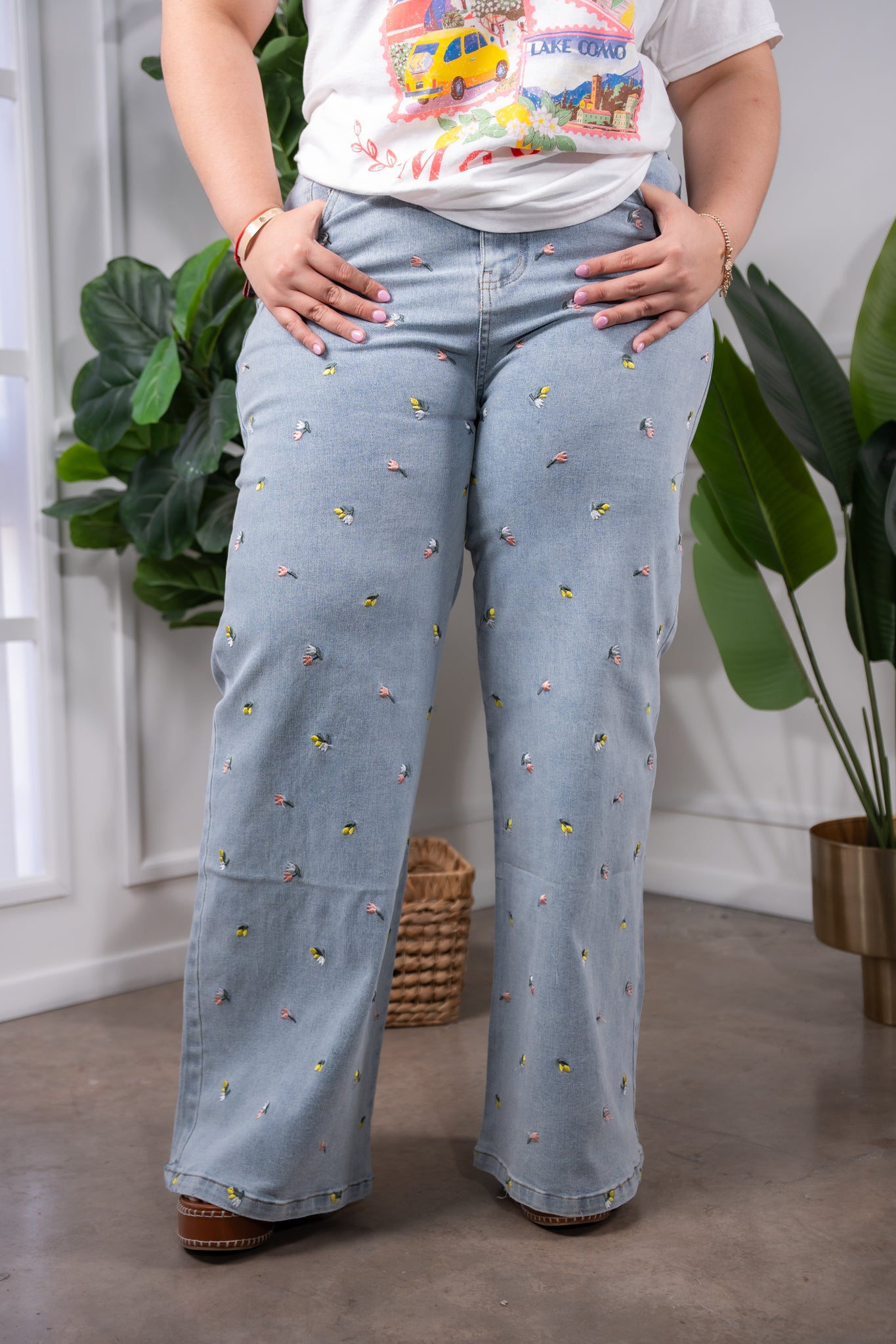 Jeans recto c/tulipanes
