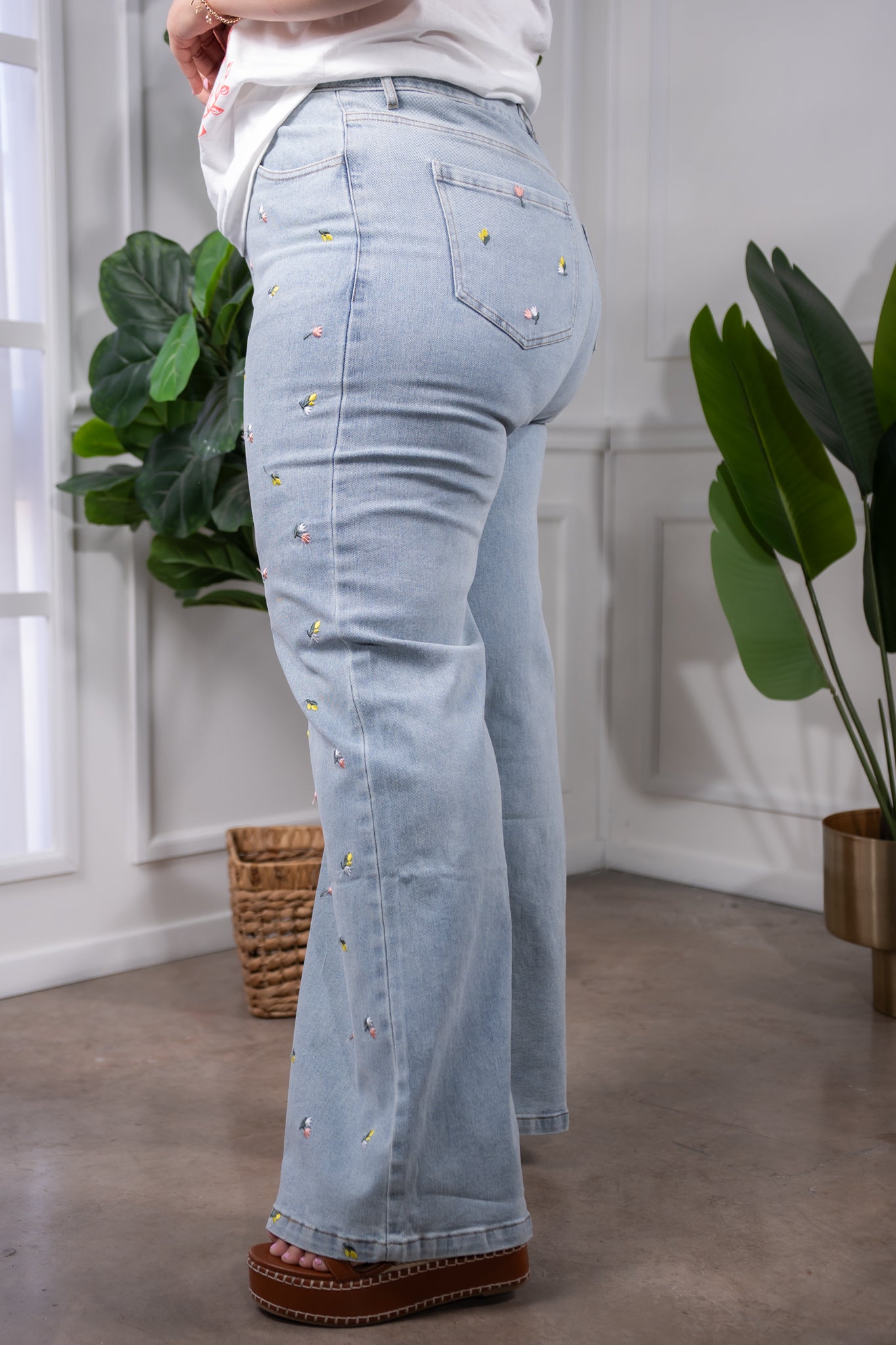 Jeans recto c/tulipanes