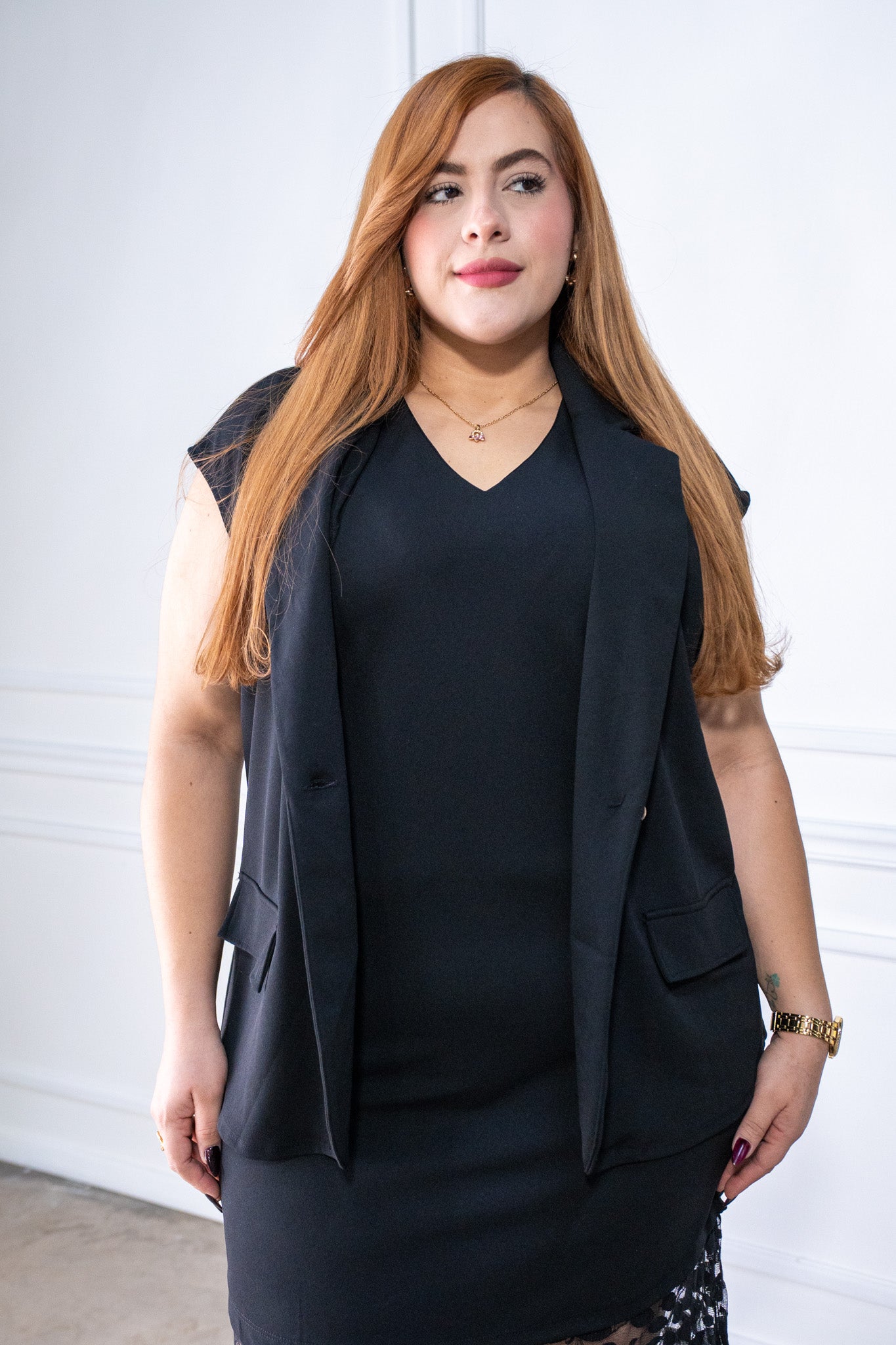 Vestido con encaje y chaleco