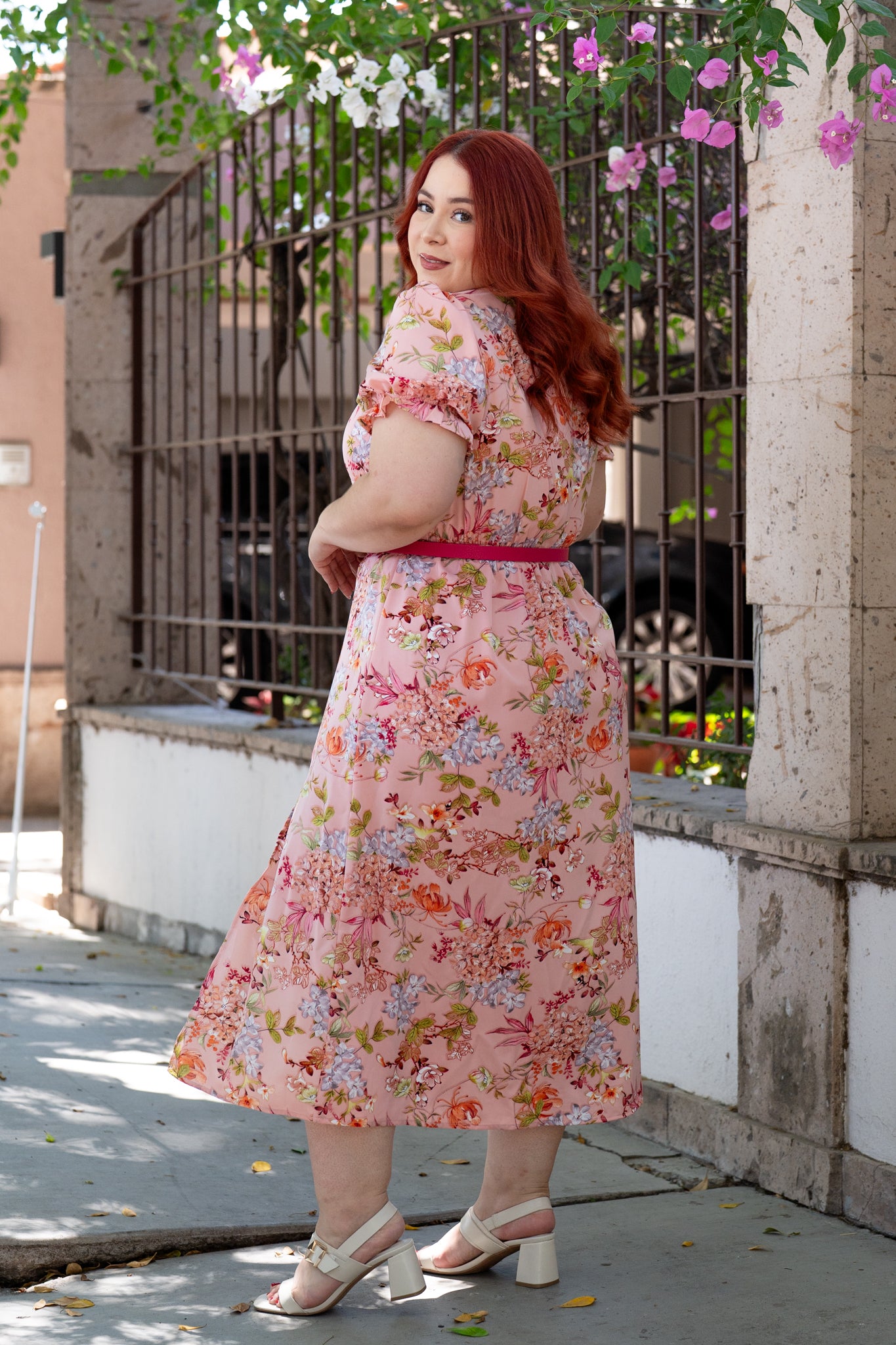 Vestido floral abertura rosa