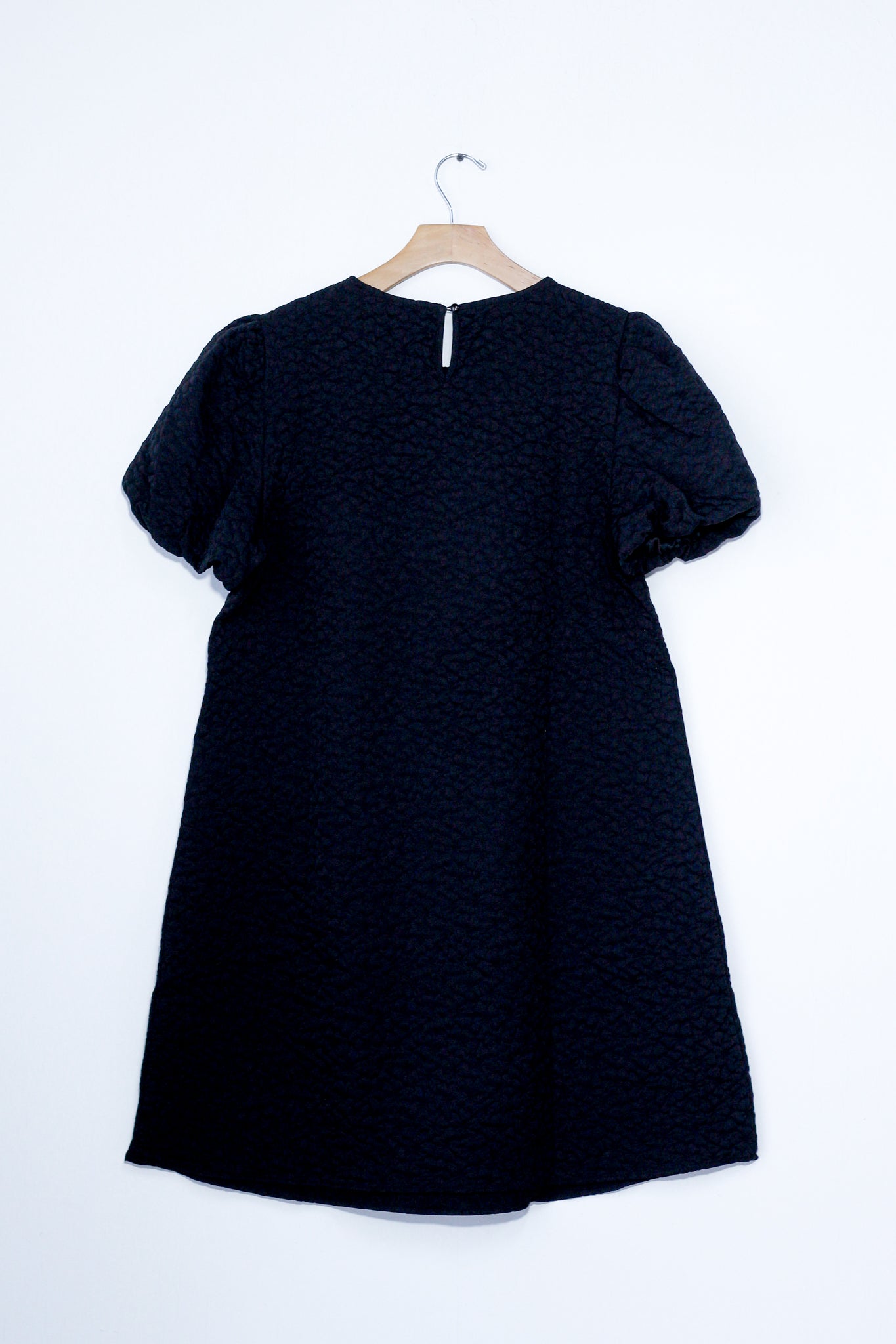Vestido corto con textura negro